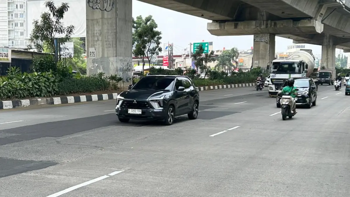 Kondisi ruas Jalan Sholeh Iskandar Kota Bogor yang bergelombang. (Fauzan/Radar Bogor)