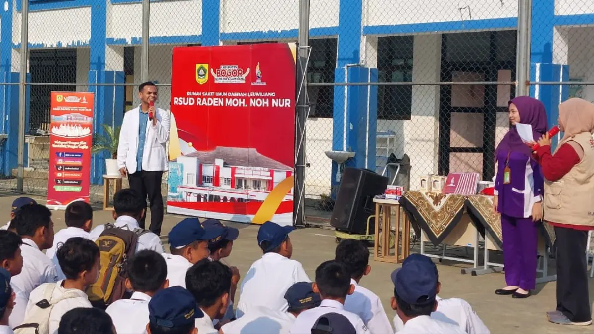 RSUD R. Moh. Noh Nur Kabupaten Bogor menjalankan program KAMI Mendengar melalui kegiatan pembinaan di SMP Negeri 2 Caringin. (Dok. RSUD R. Moh. Noh Nur)