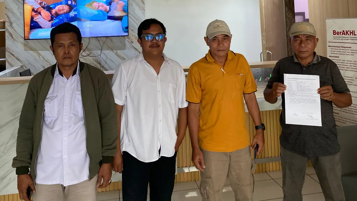 Juru bicara dan kuasa para pekerja tambang di Kecamatan Rumpin saat mendatangi Dinas Tenaga Kerja Kabupaten Bogor. (Dok. Juru bicara)