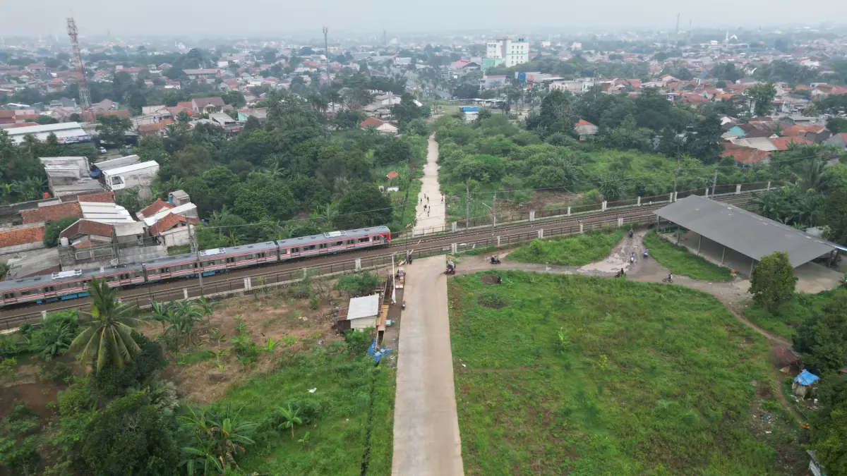 Kondisi Jalan Raya Bojonggede-Kemang (Bomang), Kabupaten Bogor. (Aziz/Radar Bogor)