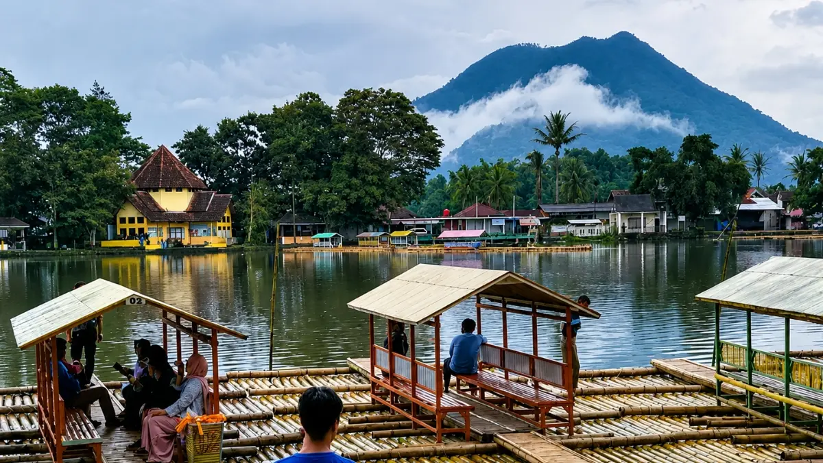 Situ Cangkuang, salah satu wisata di Kabupaten Garut. (Foto: instagram @wisata_jabar)