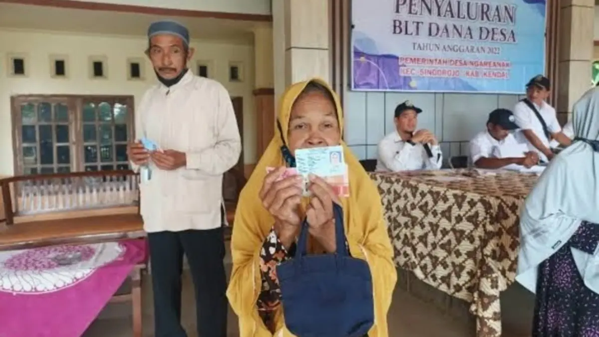 Ilustrasi penyaluran bansos BLT Dana Desa kepada KPM( http://ngareanak.desa.id/)
