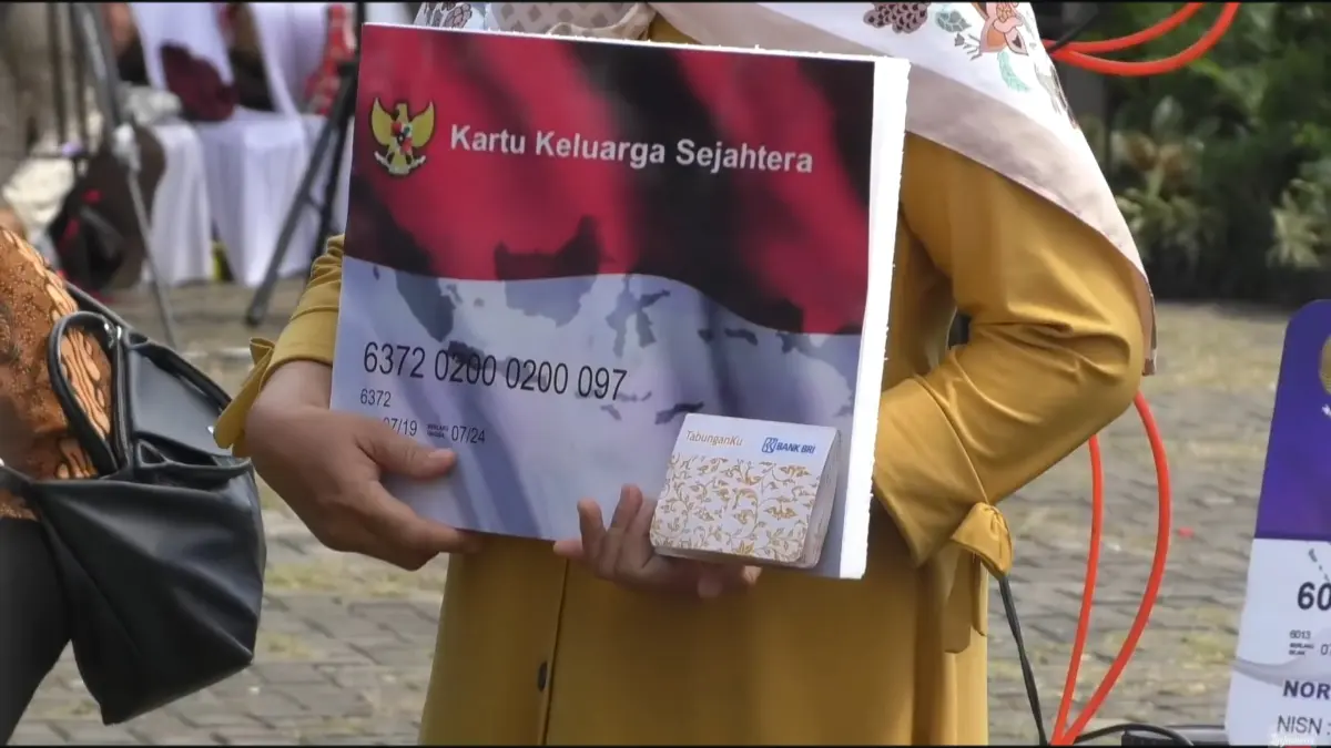 Ilustrasi penyaluran bansos. (Foto: YouTube Linjamsos Oke)