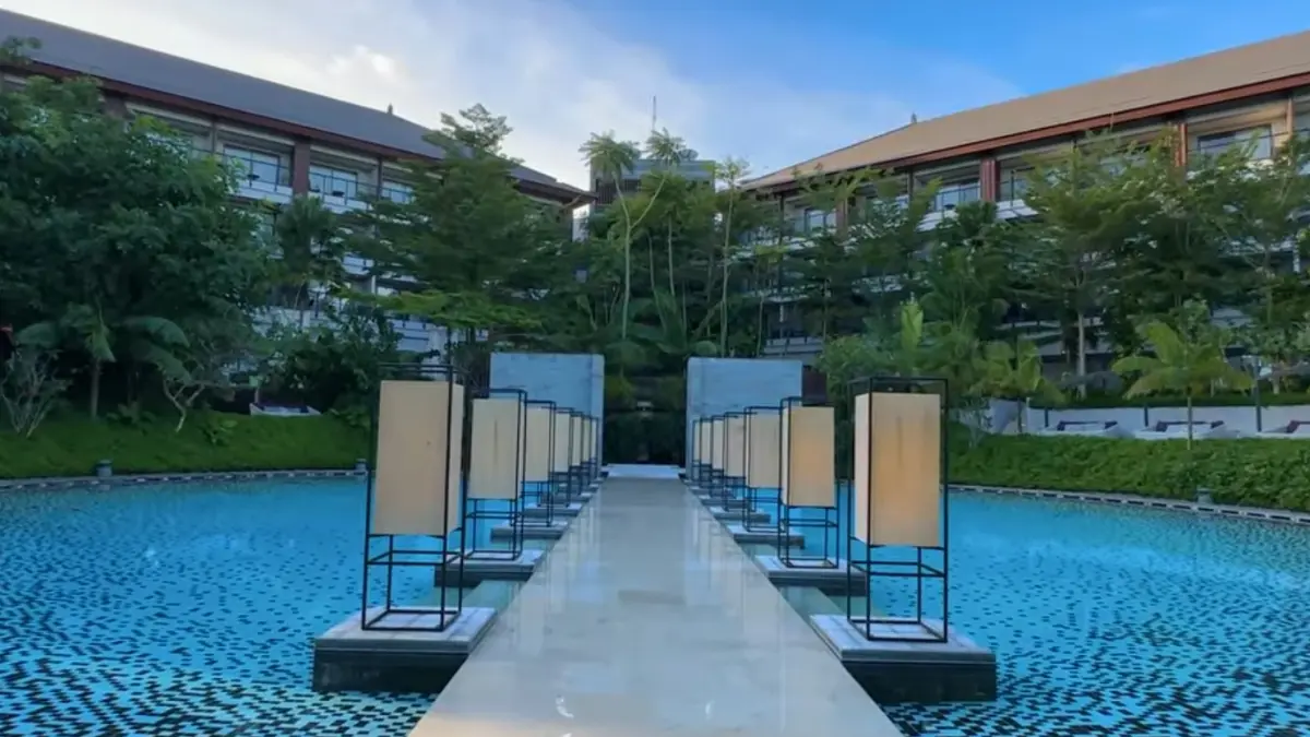 Staycation mewah di Renaissance Bali Nusa Dua Resort. (Foto: YouTube Bobo Cantik)