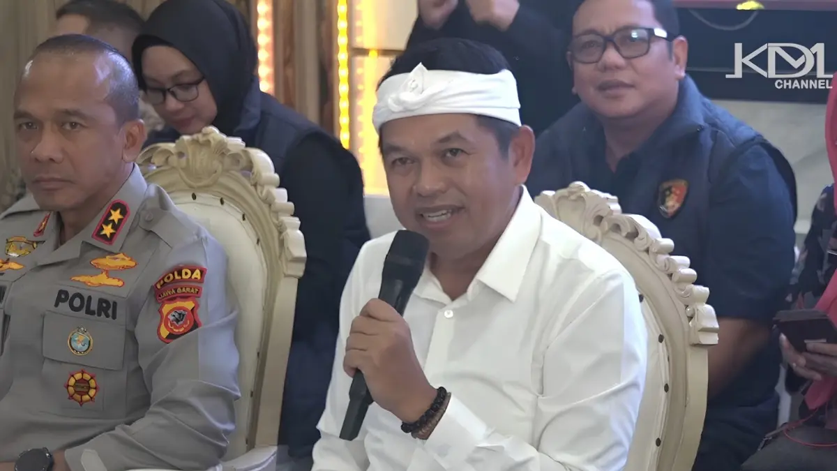 Gubernur Jawa Barat Dedi Mulyadi saat jelaskan terkait hadiah sayembara penangkapan Taufik Hidayat. (Foto: Youtube Kang Dedi Mulyadi Channel)