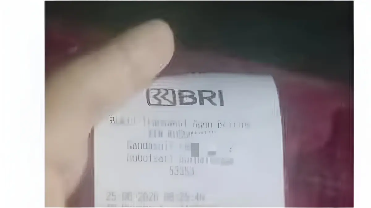 Struk bukti pencairan bansos. (Foto: YouTube Arfan Saputra Channel)