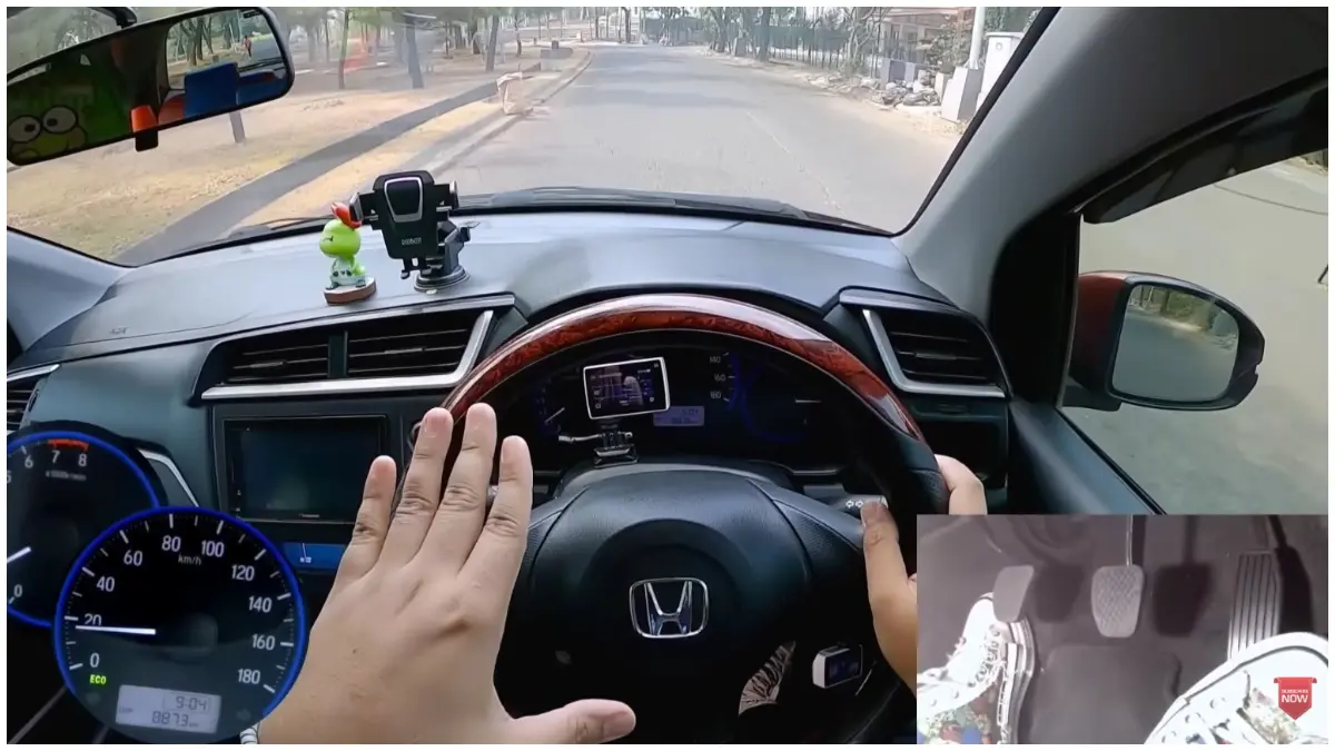 Tips mengendarai mobil manual untuk pemula. (Foto : YouTube: Nurjaka Firmansyah)