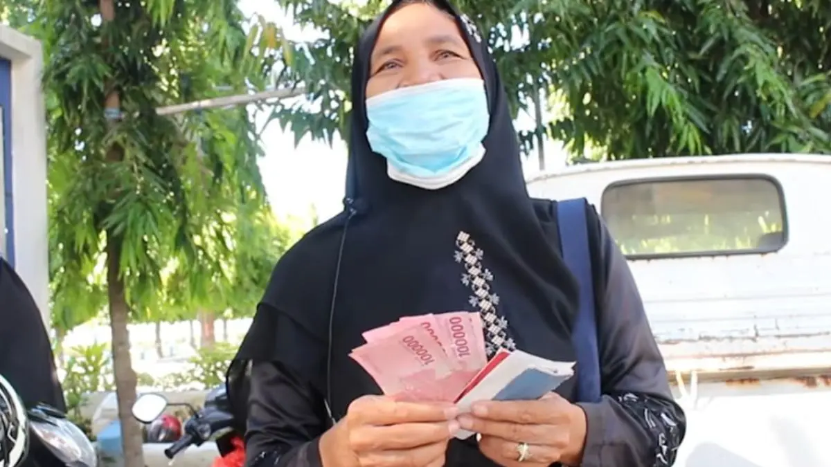 Ilustrasi penerima bantuan sosial atau bansos. (Foto: Youtube Info Bansos)