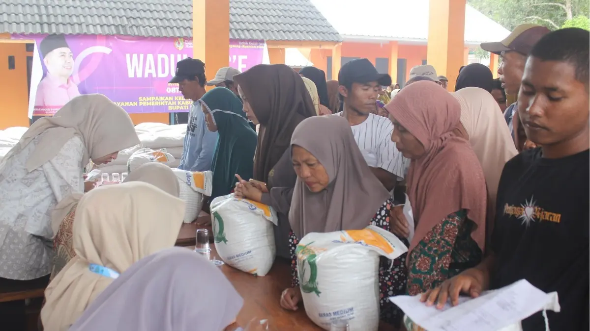 Ilustrasi penyaluran bansos tambahan pangan tahun 2026. (Foto: ppid-desa.jemberkab.go.id)