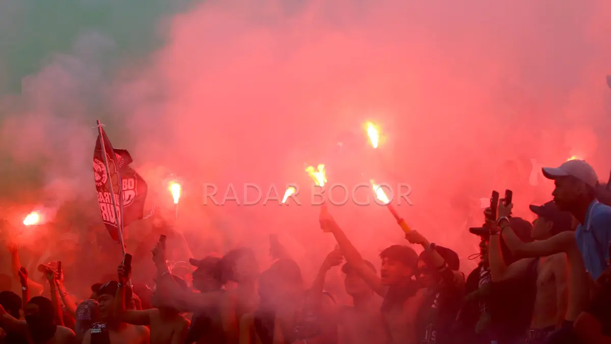 Pertandingan Derby Bogor Persikabo versus PSB Kota Bogor.Foto : Hendi Novian / Radar Bogor