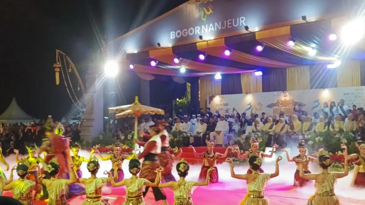 Puncak peringatan Hari Jadi Bogor (HJB) ke-544 menghadirkan Helaran Pajajaran di Jalan Sudirman Kota Bogor, Sabtu, 27 Juni 2026. (Fikri/Radar Bogor)