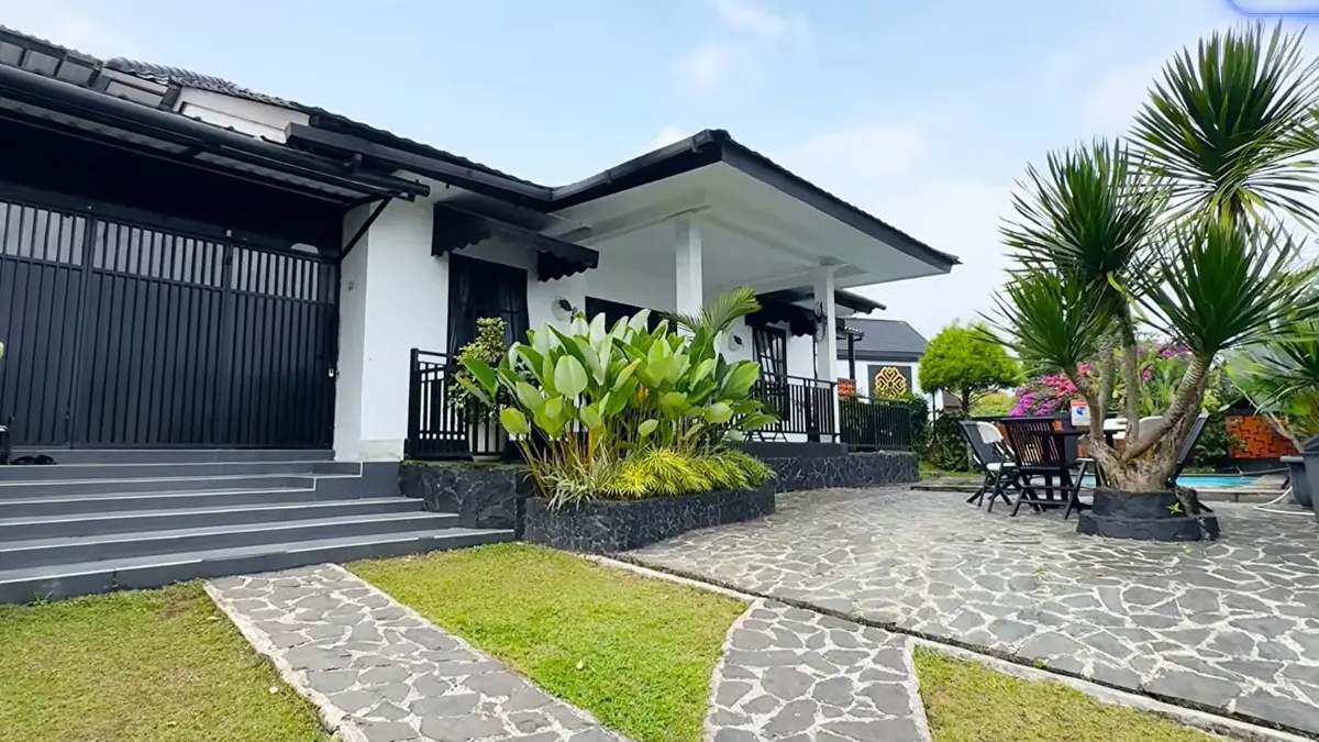 Villa Smallville Cisarua Bogor. (Foto: YouTube Delvi Yenty)