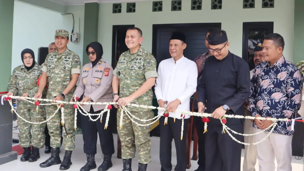 Peresmian Koramil Tamansari Kabupaten Bogor oleh Danrem 061/Suryakancana Brigjen TNI Thomas Rajunio bersama Dandim 0621/Kabupaten Bogor Letkol Inf. Rizal Dwijayanto, Wakil Bupati Bogor Ade Ruhadi (Jaro Ade) serta Ketua DPRD Kabupaten Bogor Sastra Winara. (Dok. Diskominfo Kabupaten Bogor)