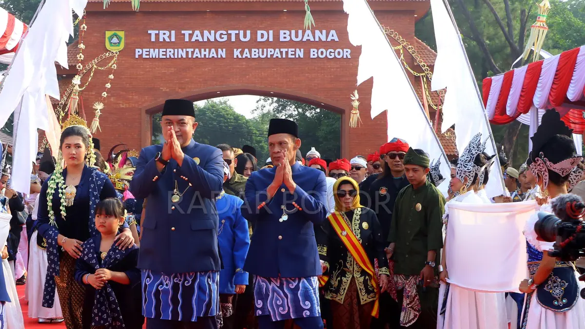 Bupati Bogor, Rudy Susmanto didampingi Wakil Bupati, Ade Ruhandi. Foto : Hendi Novian / Radar Bogor