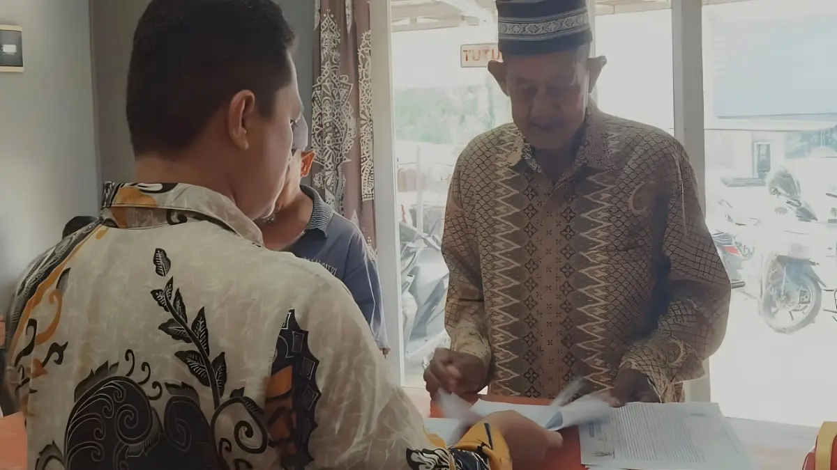 Ilustrasi penyaluran bansos PKH dan BPNT (Instagram @kecamatandayeuhluhur)