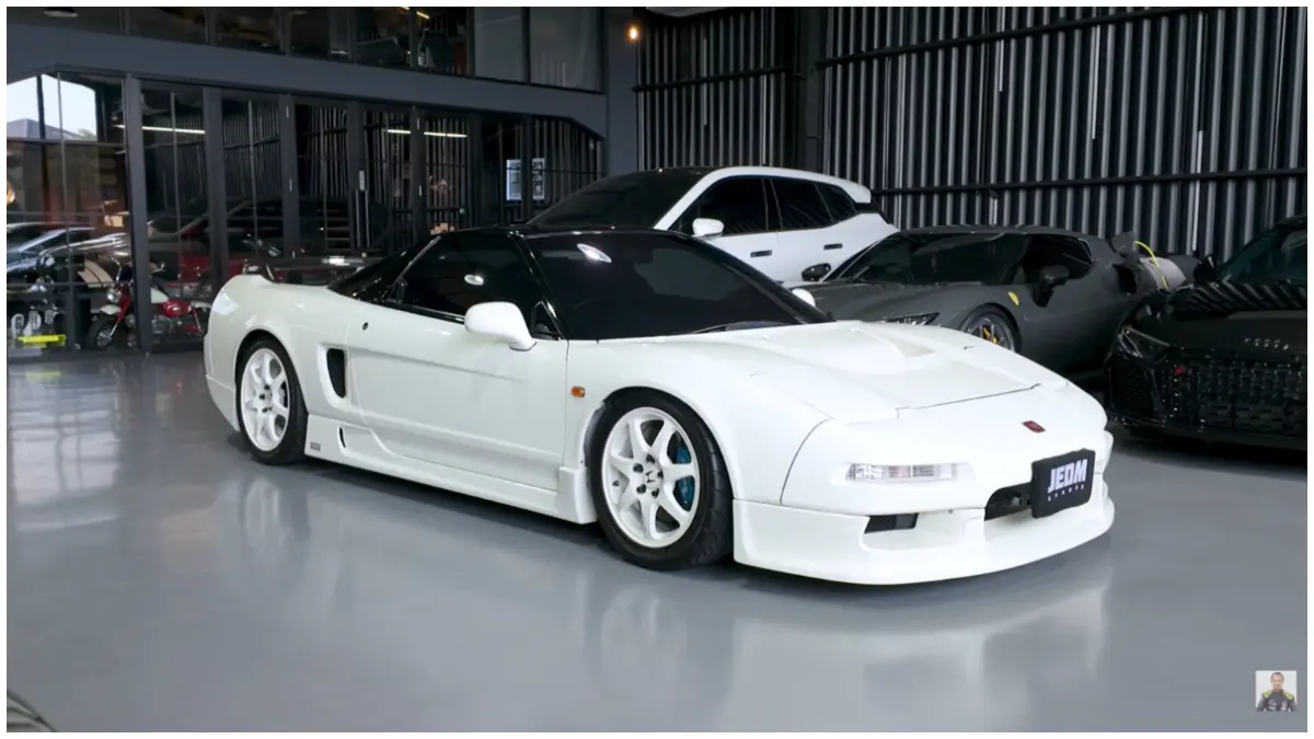 Mobil sport legendaris Jepang (Japanese Domestic Market atau JDM) Honda NSX. (Foto : YouTube: Fitra Eri)