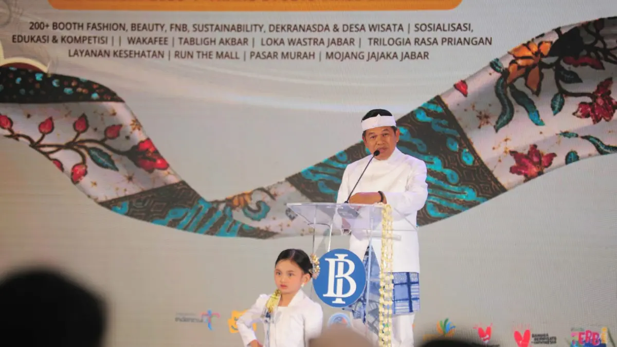 Gubernur Jawa Barat Dedi Mulyadi saat menghadiri Opening Ceremony Sunda Karsa Fest Karya Kreatif Jawa Barat 2026 di Kota Bandung. (Dok. Pemprov Jabar)