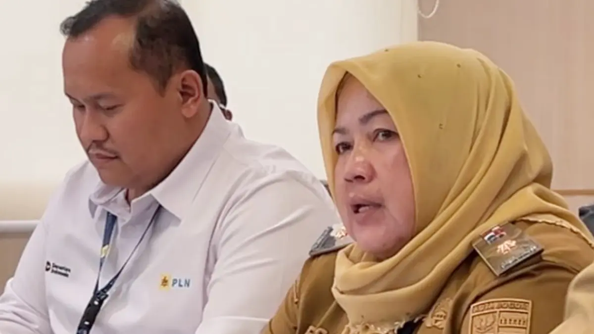 Kepala Dinas PUPR Kota Bogor Juniarti Estiningsih saat memaparkan terkait meninggalnya salah seorang pegawainya. (Fauzan/Radar Bogor)