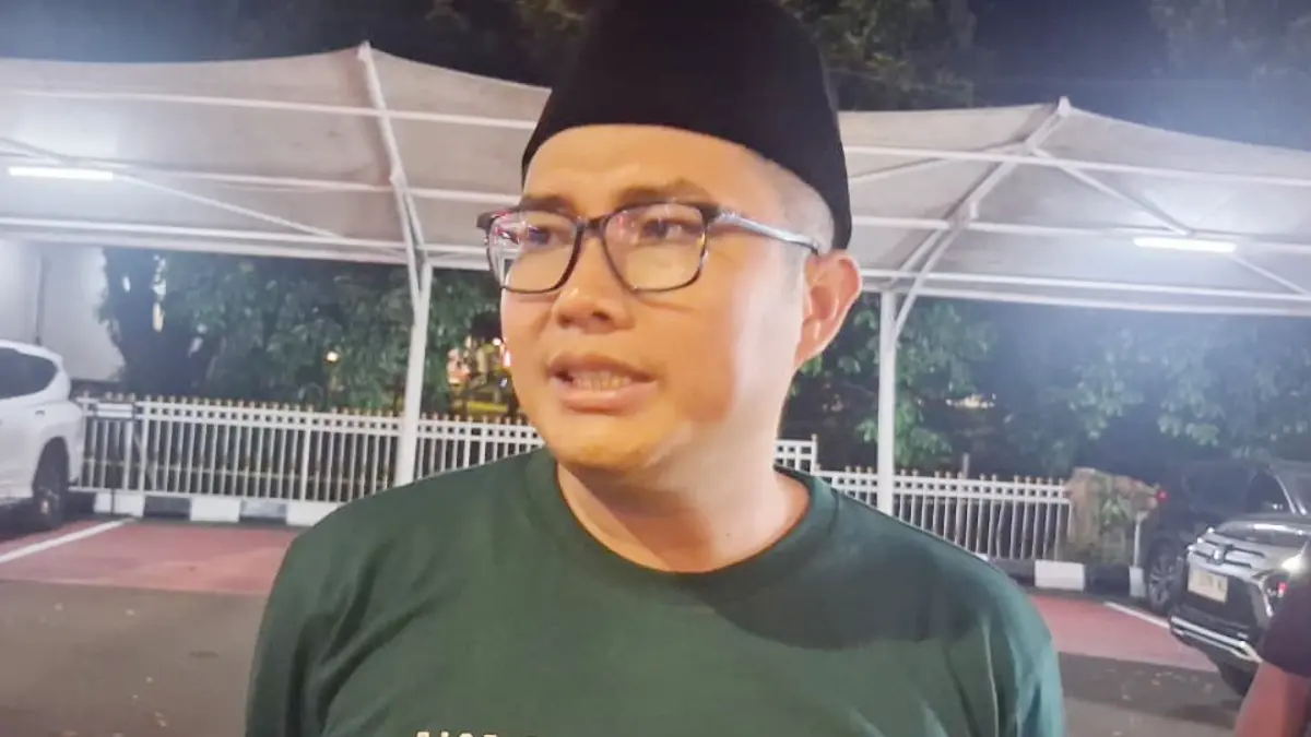 Ketua DPRD Kabupaten Bogor Sastra Winara saat menyampaikan keterangan kepada wartawan. (Muhammad Ali/Radar Bogor)