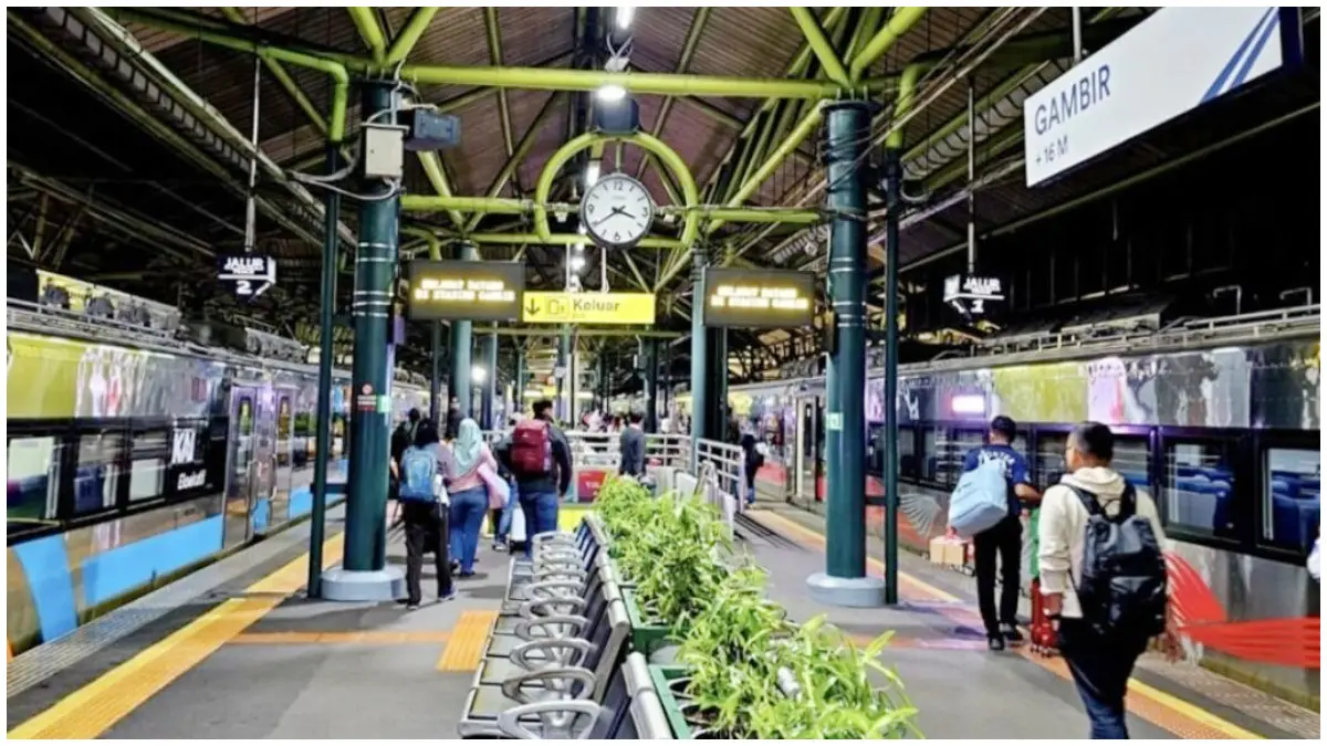 Suasana Stasiun Gambir Jakarta. Wajah stasiun itu bakal dipercantik.