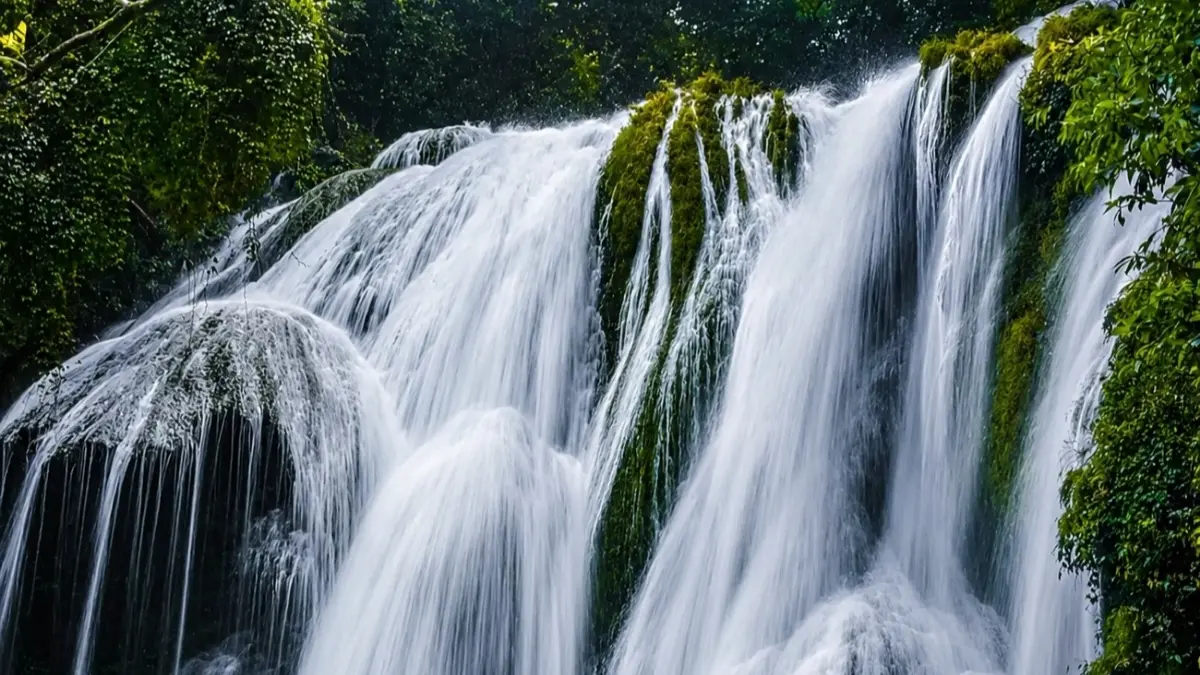Curug Bibijilan Sukabumi. (Foto: Instagram @pesonaairterjunindonesia)