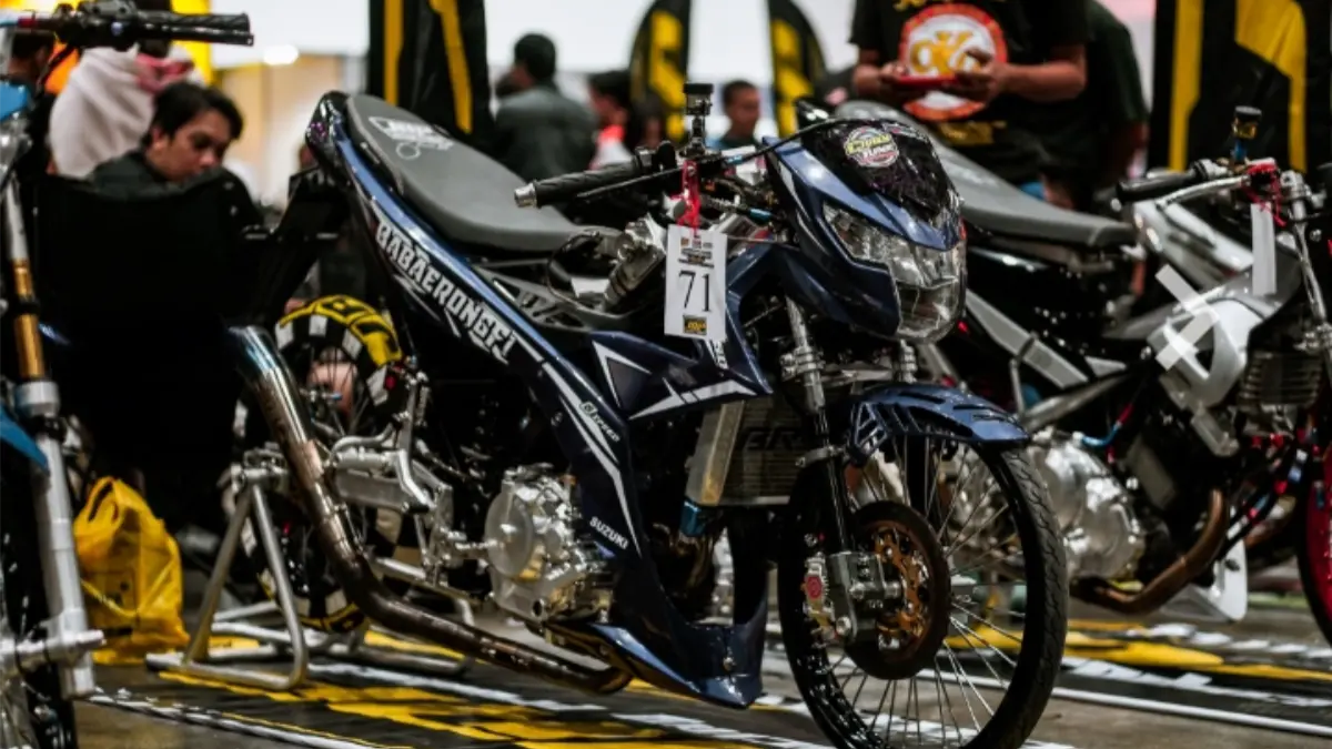 Ilustrasi bengkel modifikasi motor di Bogor. (Foto: Pexels/Harvey Tan Villarino)
