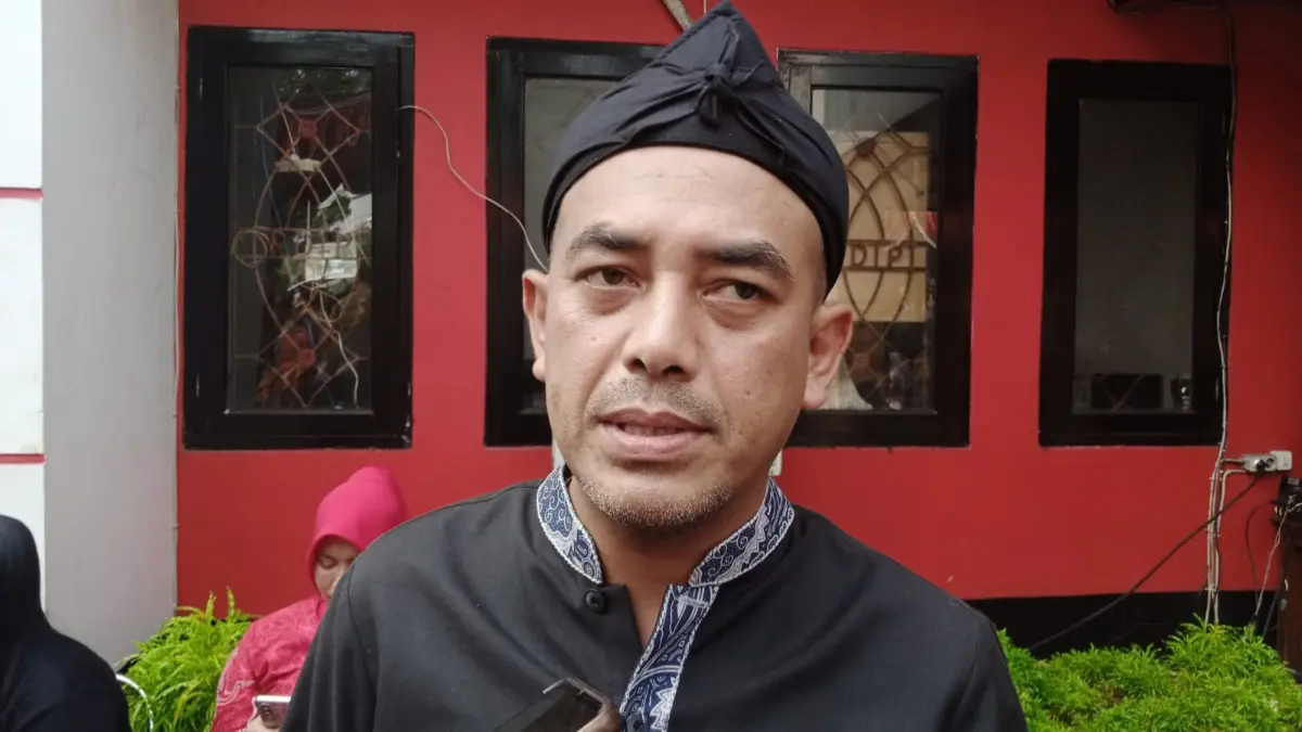 Ketua DPC PDIP Kabupaten Bogor, Doni Maradona Hutabarat saat menyampaikan keterangan kepada wartawan. (Billy/Radar Bogor)