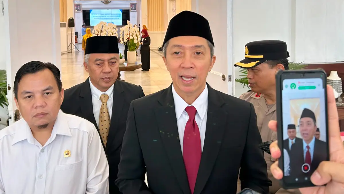 Wali Kota Bogor Dedie A Rachim saat menyampaikan keterangan kepada wartawan. (Fauzan/Radar Bogor)