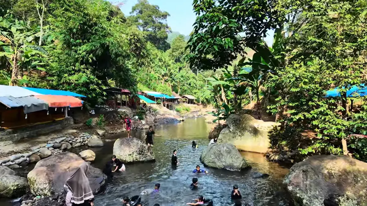 Wisata Curug Suakan Rumpin. (Foto: YouTube Bang Lele)