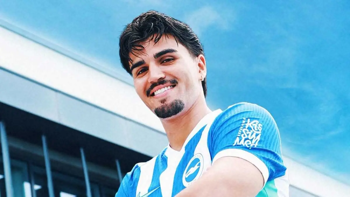 Pascal Struijk bek berdarah Indonesia gabung Brighton Hove Albion. (Foto : Facebook Brighton Hove Albion)