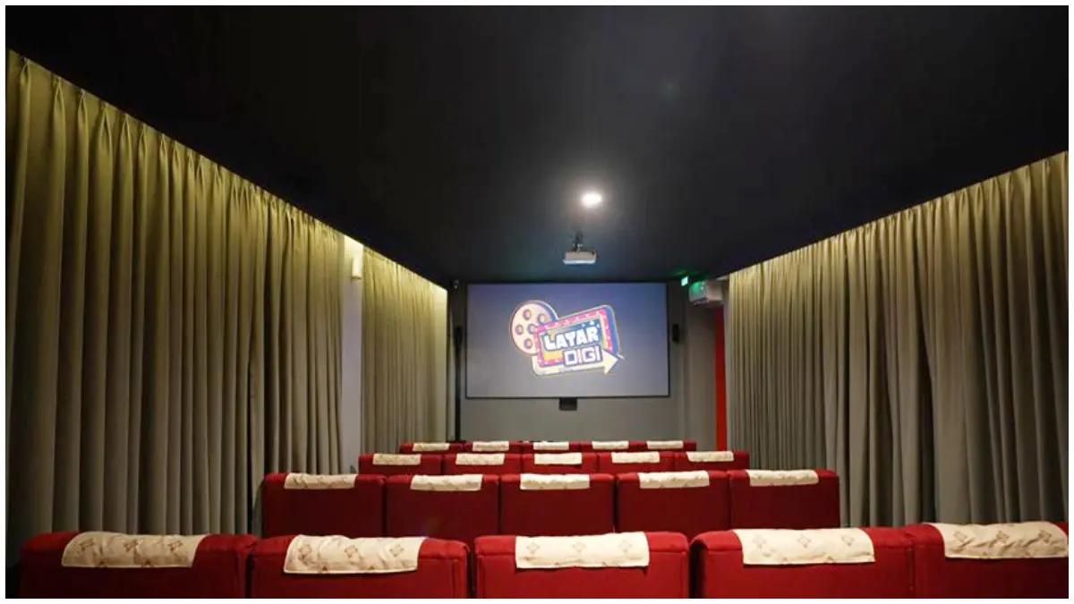 Layar Digi, micro cinema yang hadir di lantai dua Alfamart Sudirman, Bogor. (Foto: Website layardigi.com)