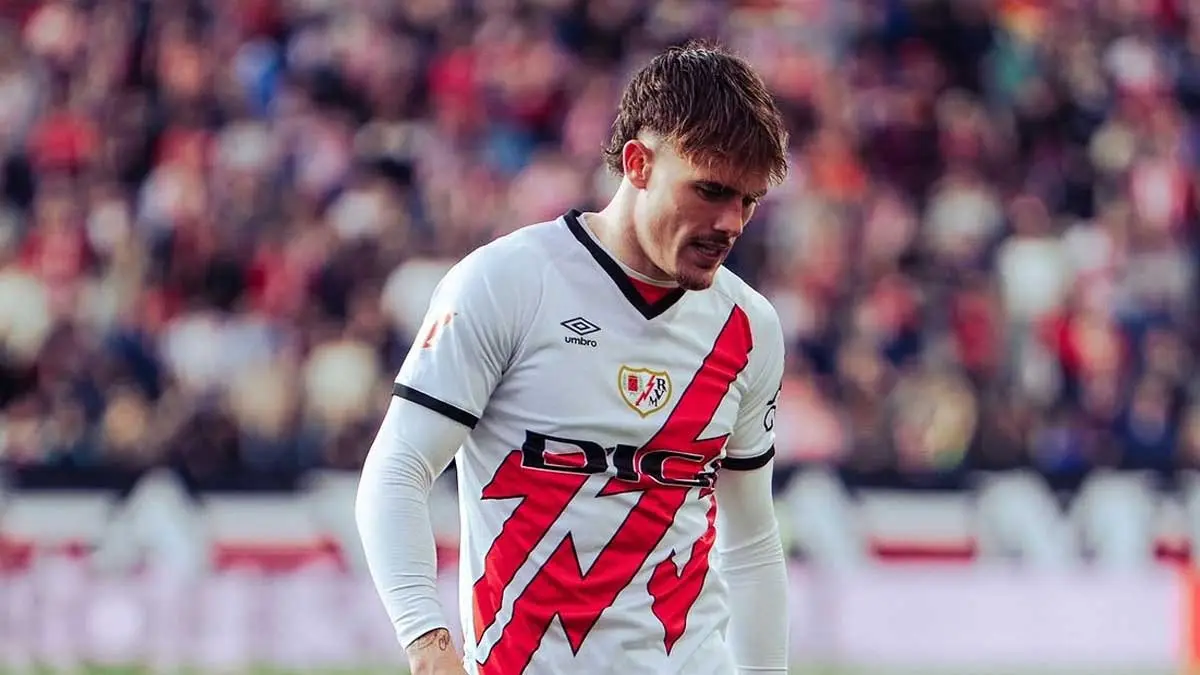 Tawaran Chelsa untuk Pep Chavairra ditolak Rayo Vallecano. (Foto : Instagram @pepchavarria_)