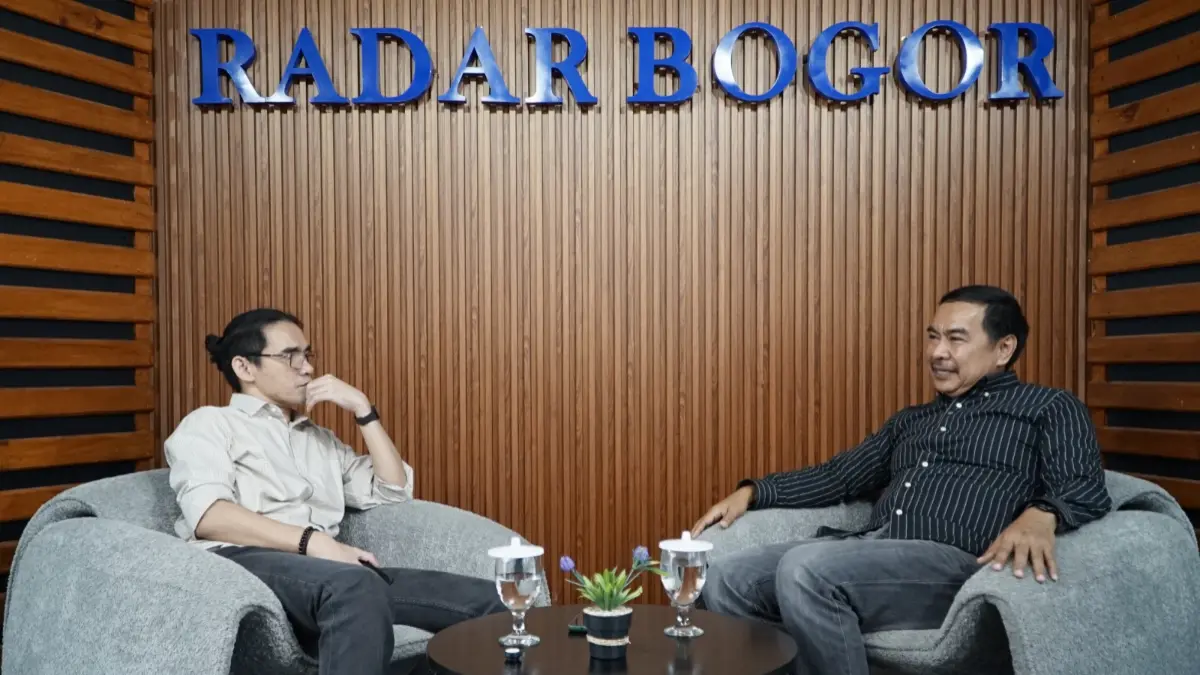 Salah satu Wakil Ketua Kadin Kabupaten Bogor, Sulhajji Jumpa saat hadir di podcast Radar Bogor. (Aziz/Radar Bogor)