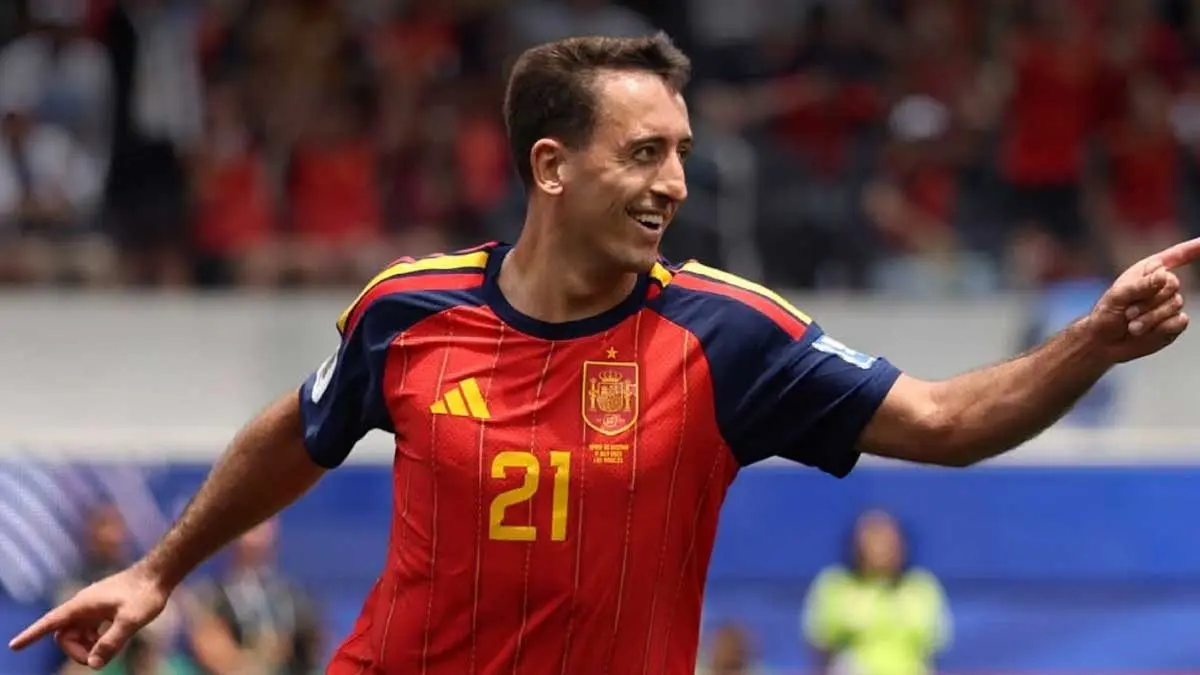 Selebrasi Pemain Timnas Spanyol Mikel Oyarzabal usai mencetak gol ke gawang Austria.