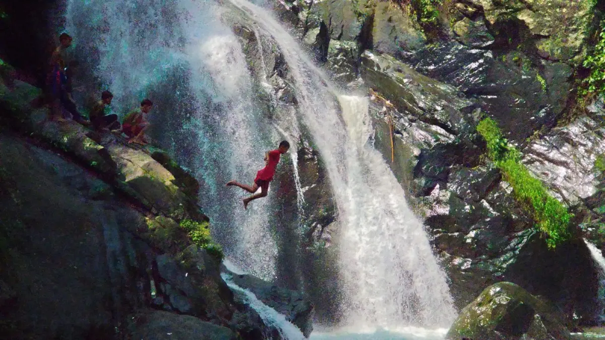 Curug Rahong yang terletak di Desa Kedaung. (Foto: instagram @mak_ubed&nbsp;
Google maps pipih piandi, shine ardhania)