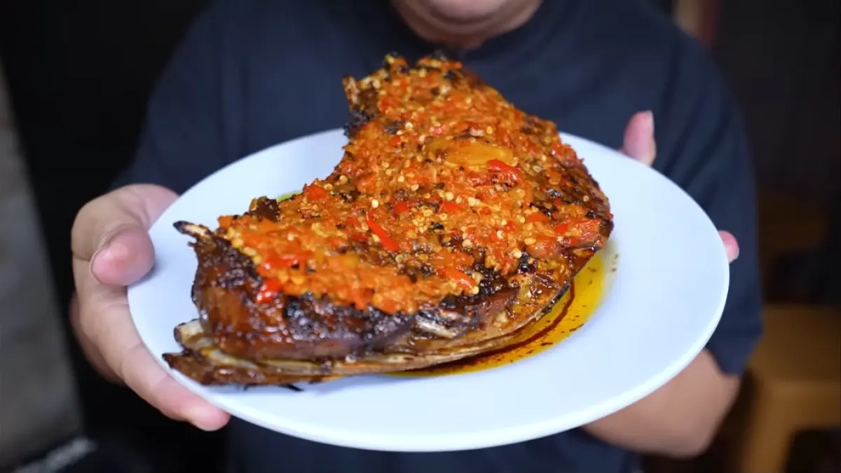 Kuliner tuna bakar di Jakarta. (Foto : YouTube: Anak Kuliner