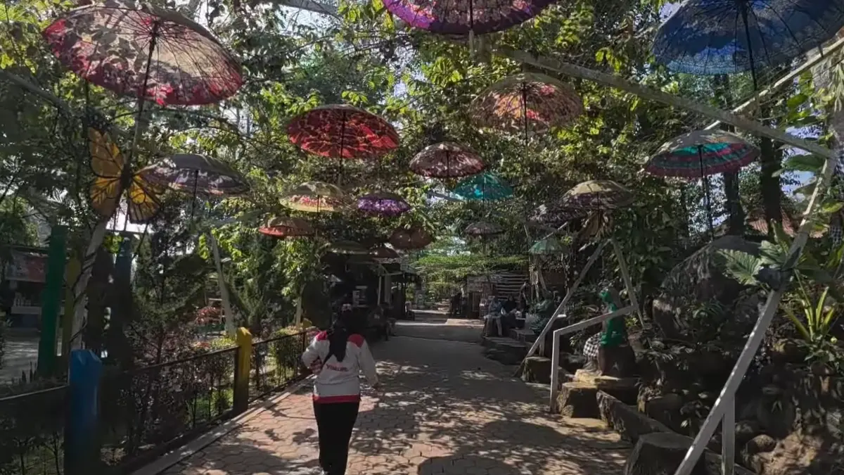 Wisata Kampoeng Kita Bekasi. (Foto: YouTube Hasan Adhyaksa)