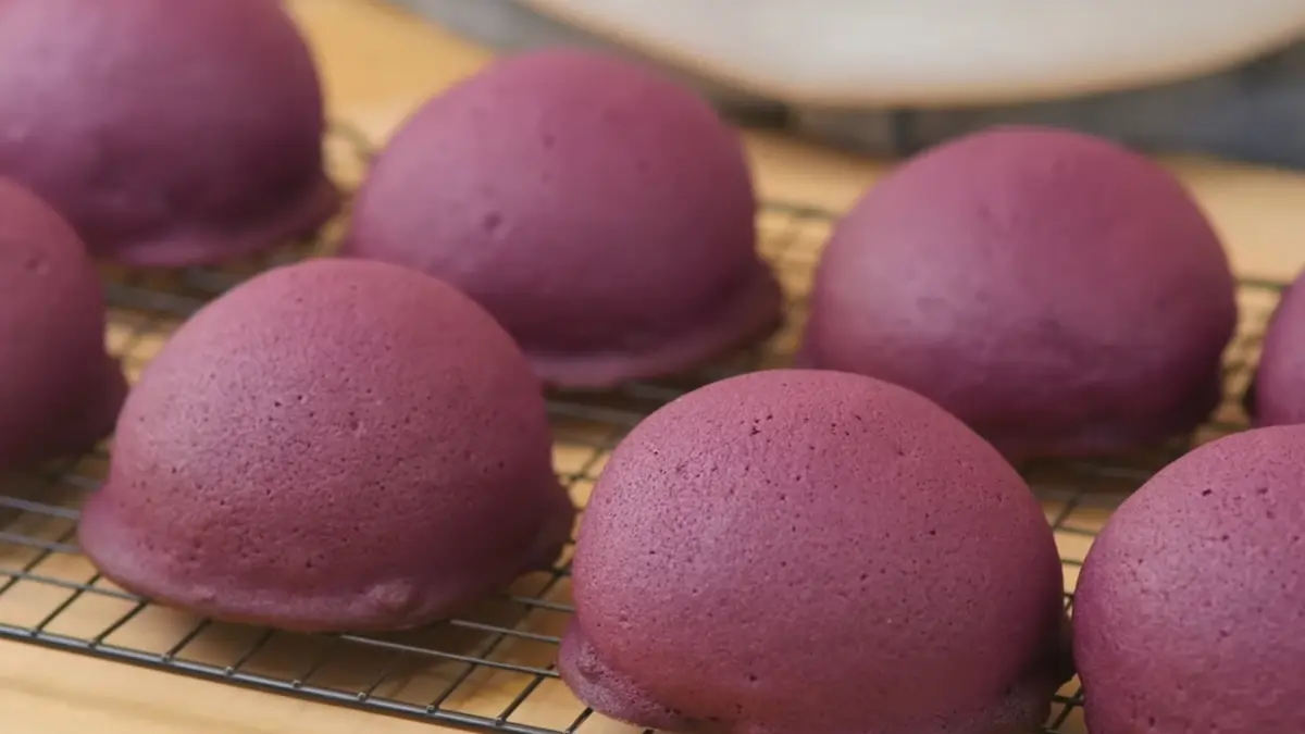 Cemilan Taro Bun. (Foto: YouTube Luvita Ho)