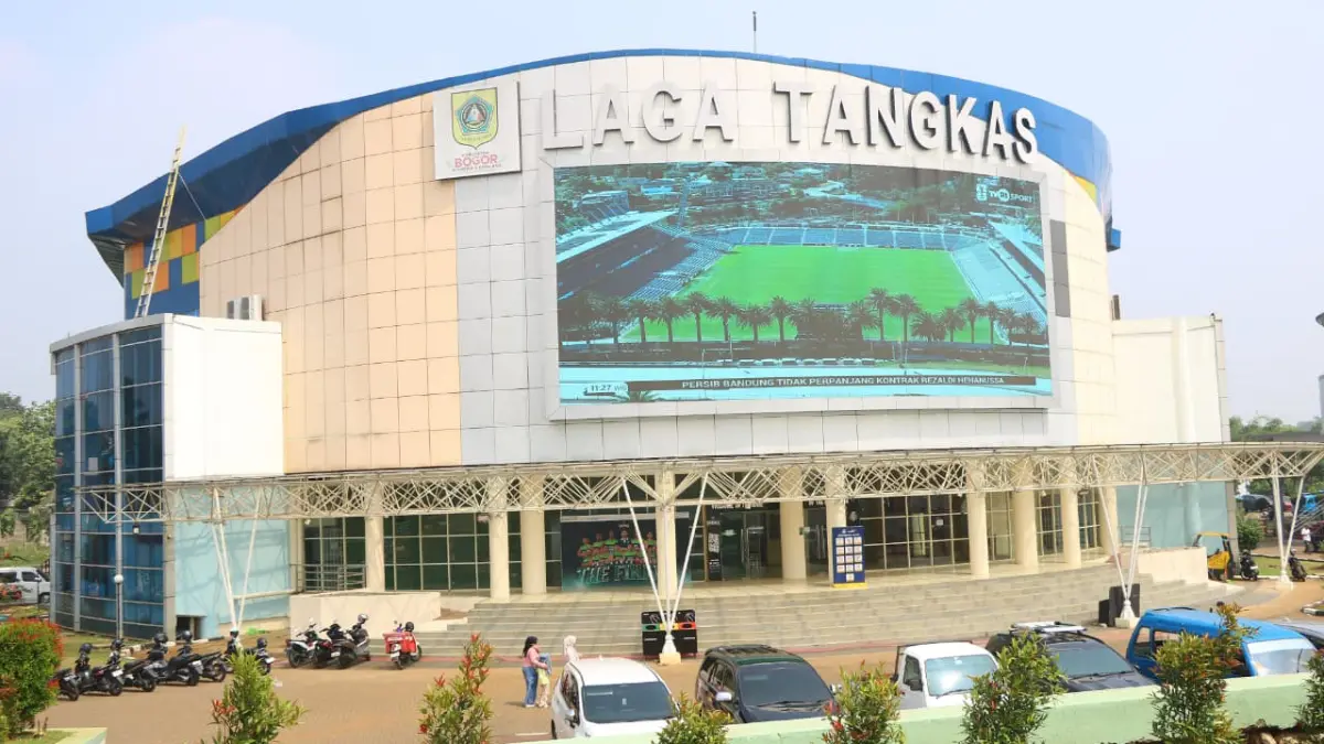 Videotron Alun-Alun Kabupaten Bogor salah satu tempat Nobar Piala Dunia yang disediakan Pemkab Bogor untuk masyarakat. Foto:Hendi Novian/Radar Bogor.