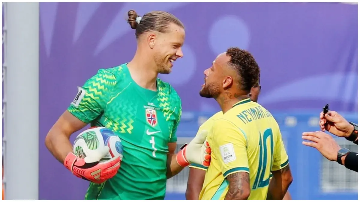 Neymar saat bersitegang dengan Kiper Norwegia Orjan Nyland.