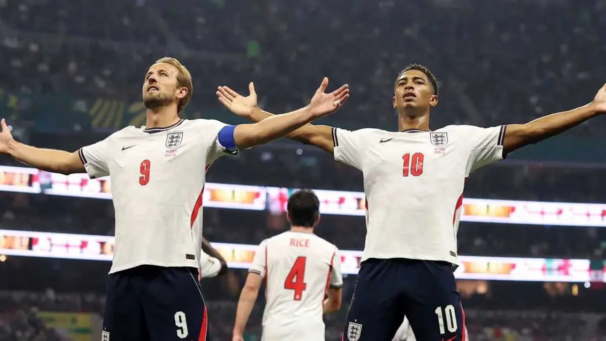 Selebrasi pemain Inggris usai mencetak gol ke gawang Meksiko.