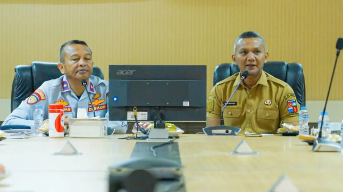Wakil Wali Kota Bogor Jenal Mutaqin (kanan) bersama jajaran melakukan studi banding ke Dinas Perhubungan Kota Bandung. (Dok. Humas Pemkot Bogor)