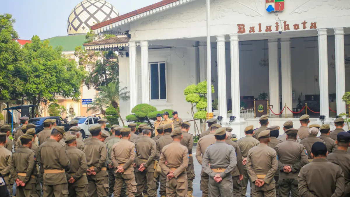 Anggota Satpol PP Kota Bogor saat apel di Plaza Balai Kota Bogor. (Dok. Humas Pemkot Bogor)