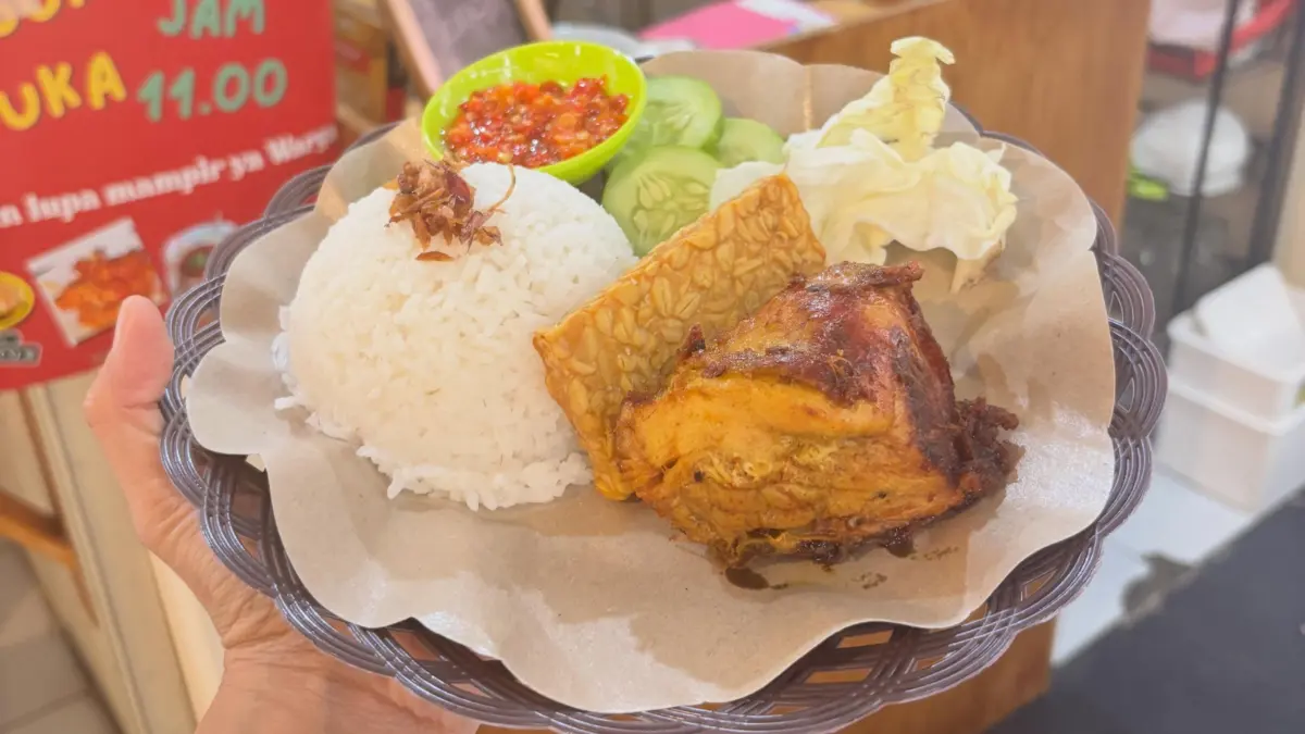 Ayam Goreng Rempah Wangi Nyonyanda, lagi viral di Bogor. Foto: Instagram