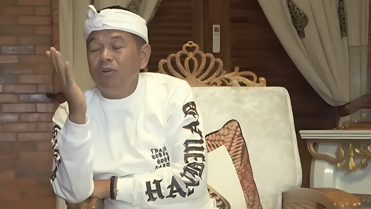 Gubernur Jawa Barat, KDM saat menemui ibu korban penganiayaan asal Bogor. (KANG DEDI MULYADI CHANNEL)