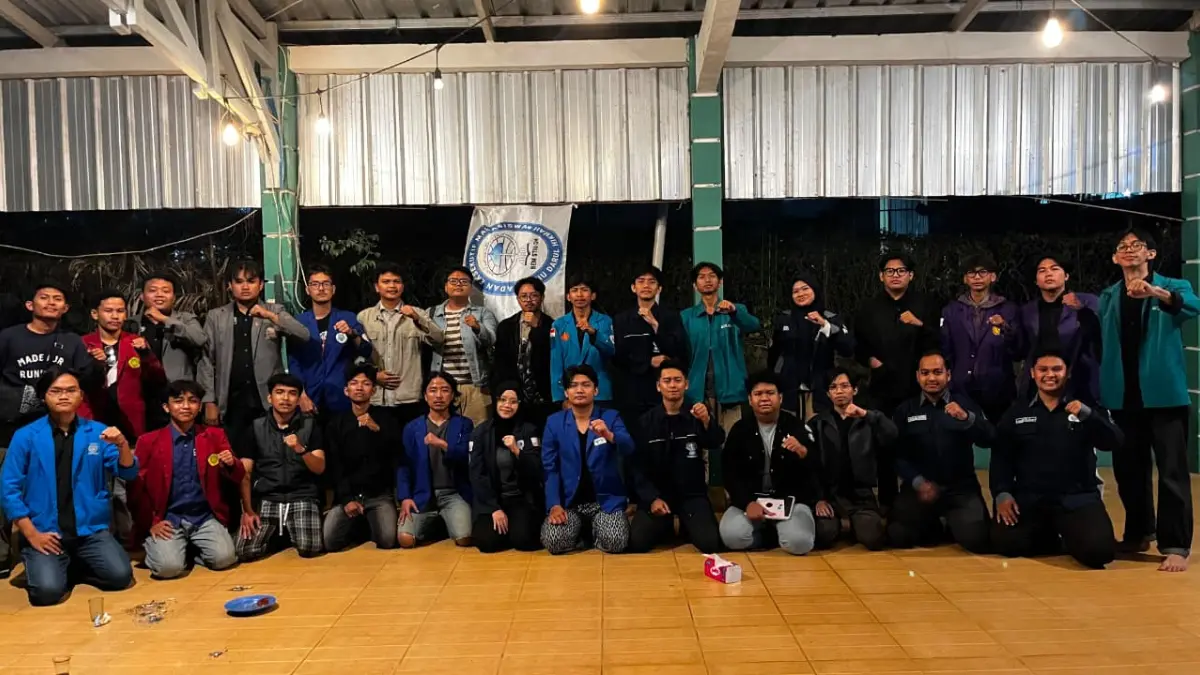 Jajaran anggota aliansi BEM SI Wilayah Jabodetabek-Banten menggelar musyawarah wilayah di Puncak Bogor. (Dok. BEM SI)