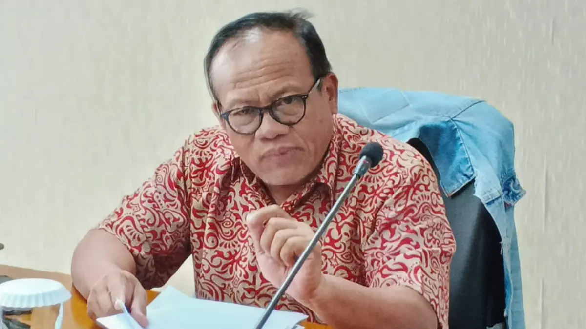 Ketua Komisi I DPRD Kota Bogor, Sugeng Teguh Santoso menyampaikan hasil rapat kerja dengan dinas terkait soal kasus tempat hiburan malam yang tengah viral. (Fikri/Radar Bogor)