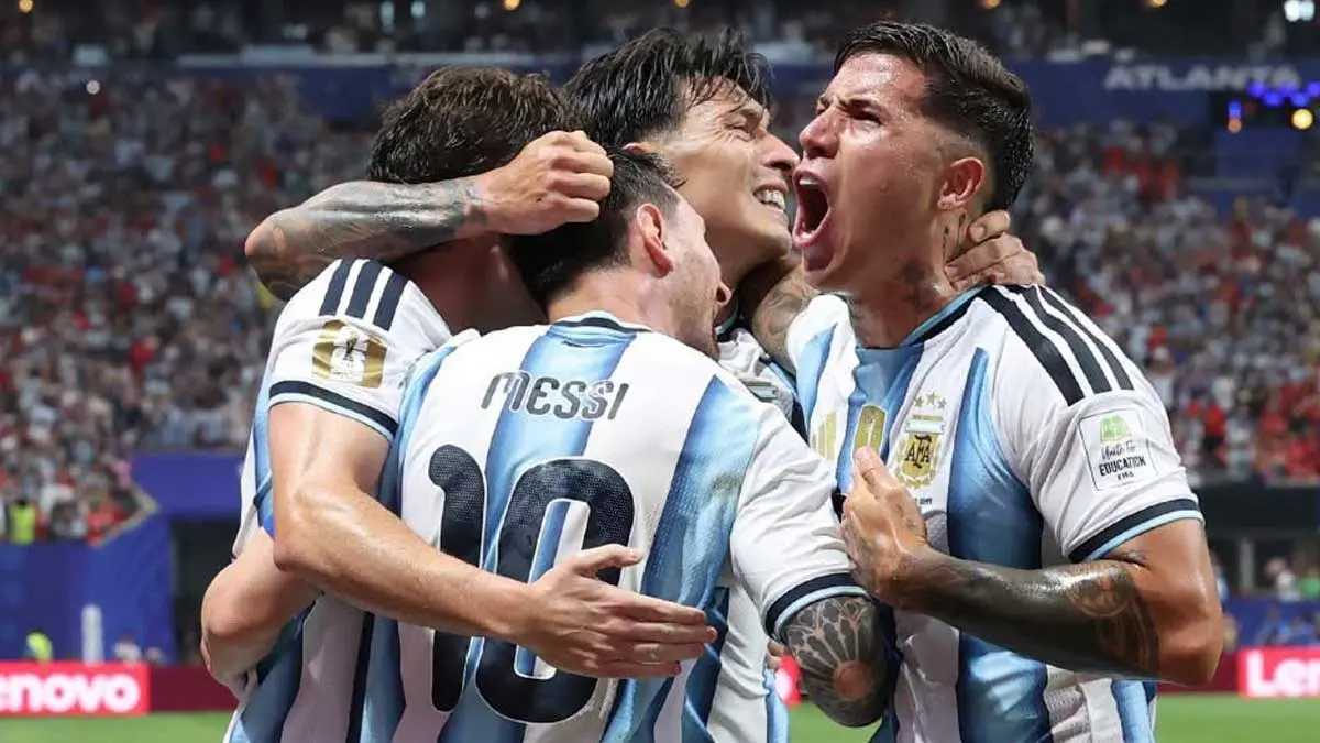 Selebrasi pemain Argentina usai mencetak gol ke gawang Mesir pada babak 16 besar Piala Dunia 2026. (Foto : FIFA)