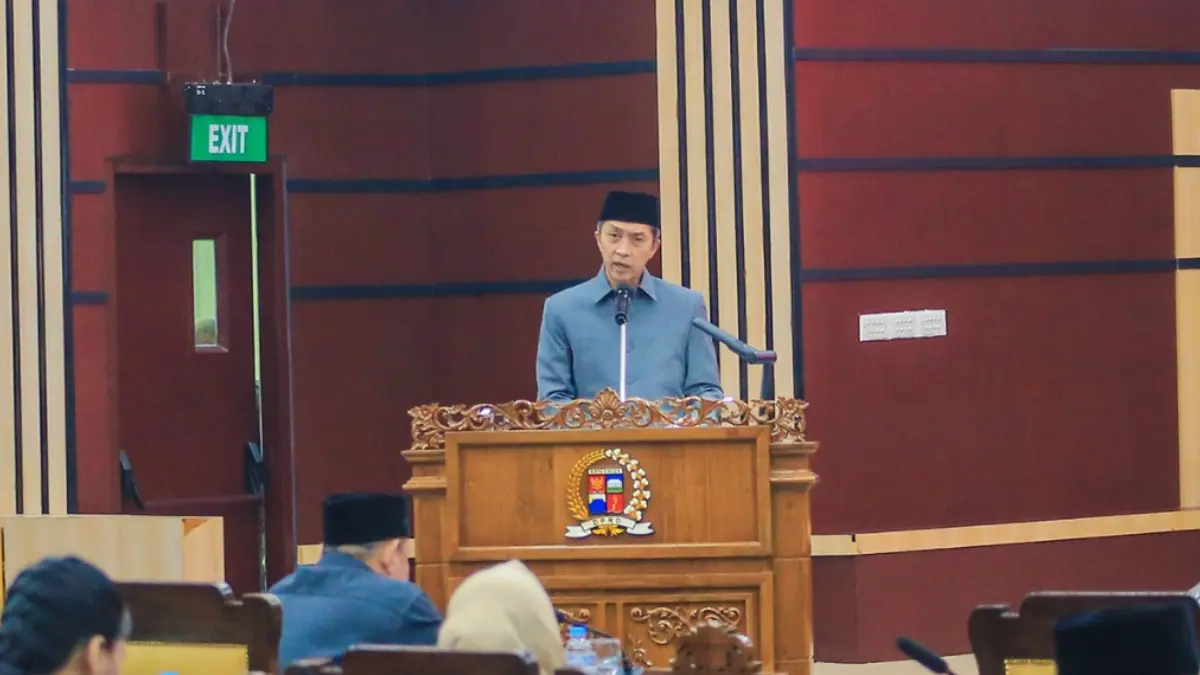 Wali Kota Bogor Dedie A Rachim saat hadir dalam Rapat Paripurna di Gedung DPRD Kota Bogor. (Dok. Humas Pemkot Bogor)
