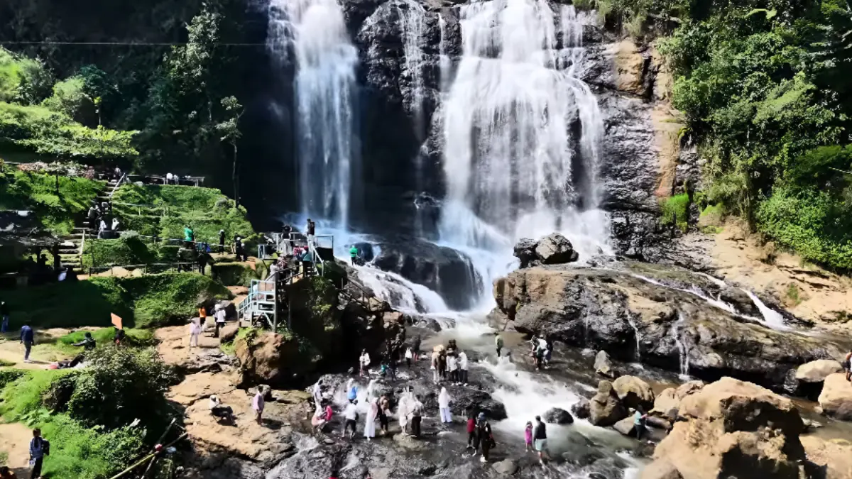 Wisata alam Curug Cikondang Cianjur. (Foto: YouTube Bang Lele)